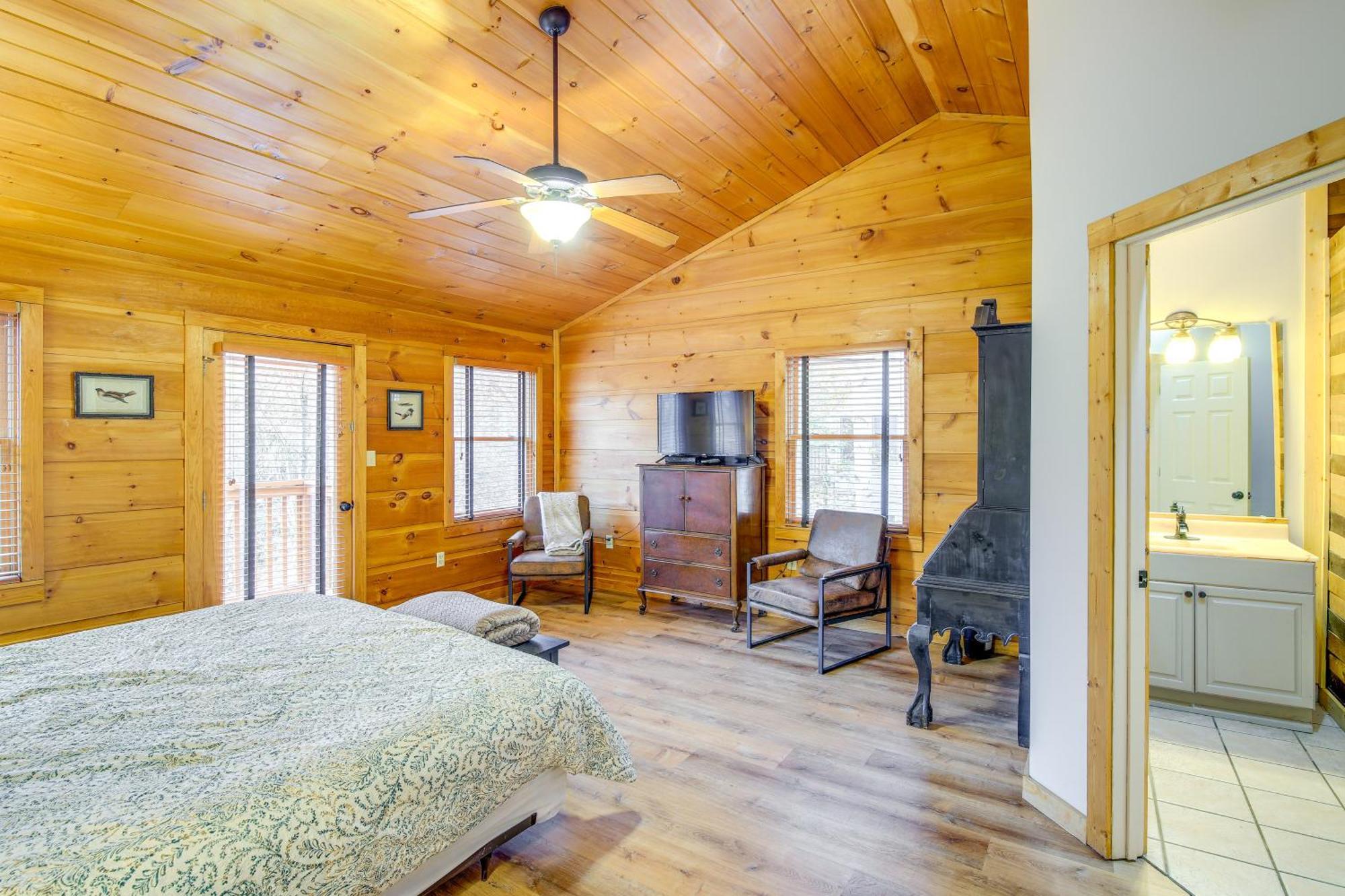 Pet-Friendly Gatlinburg Retreat With Hot Tub! Villa Exteriör bild