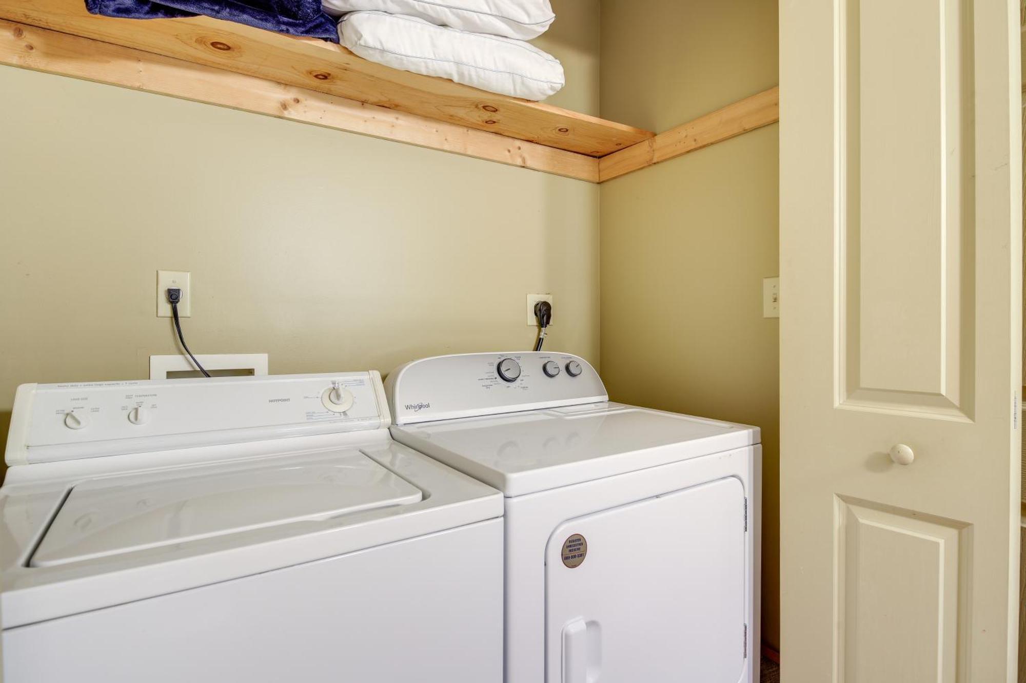 Pet-Friendly Gatlinburg Retreat With Hot Tub! Villa Exteriör bild