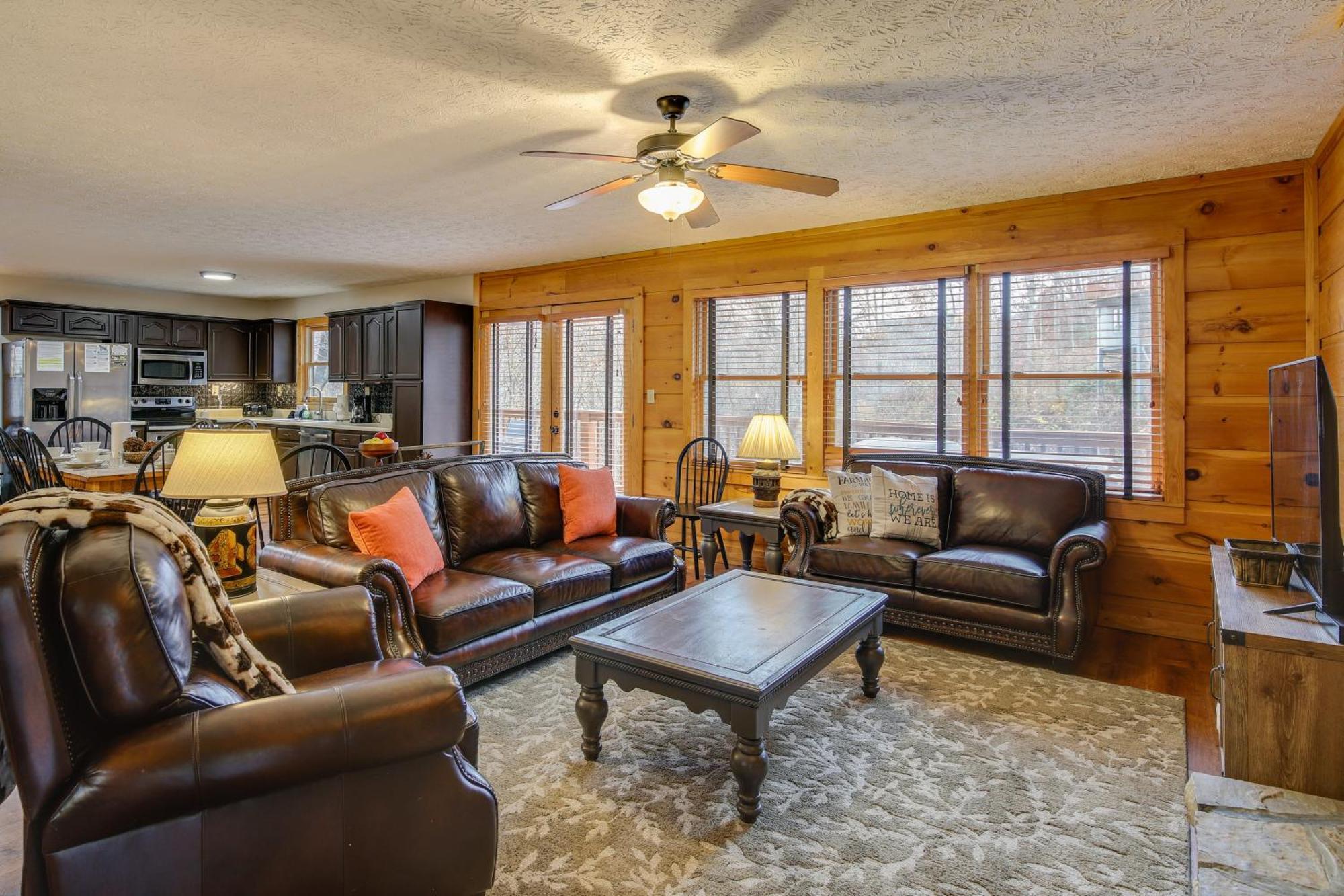 Pet-Friendly Gatlinburg Retreat With Hot Tub! Villa Exteriör bild
