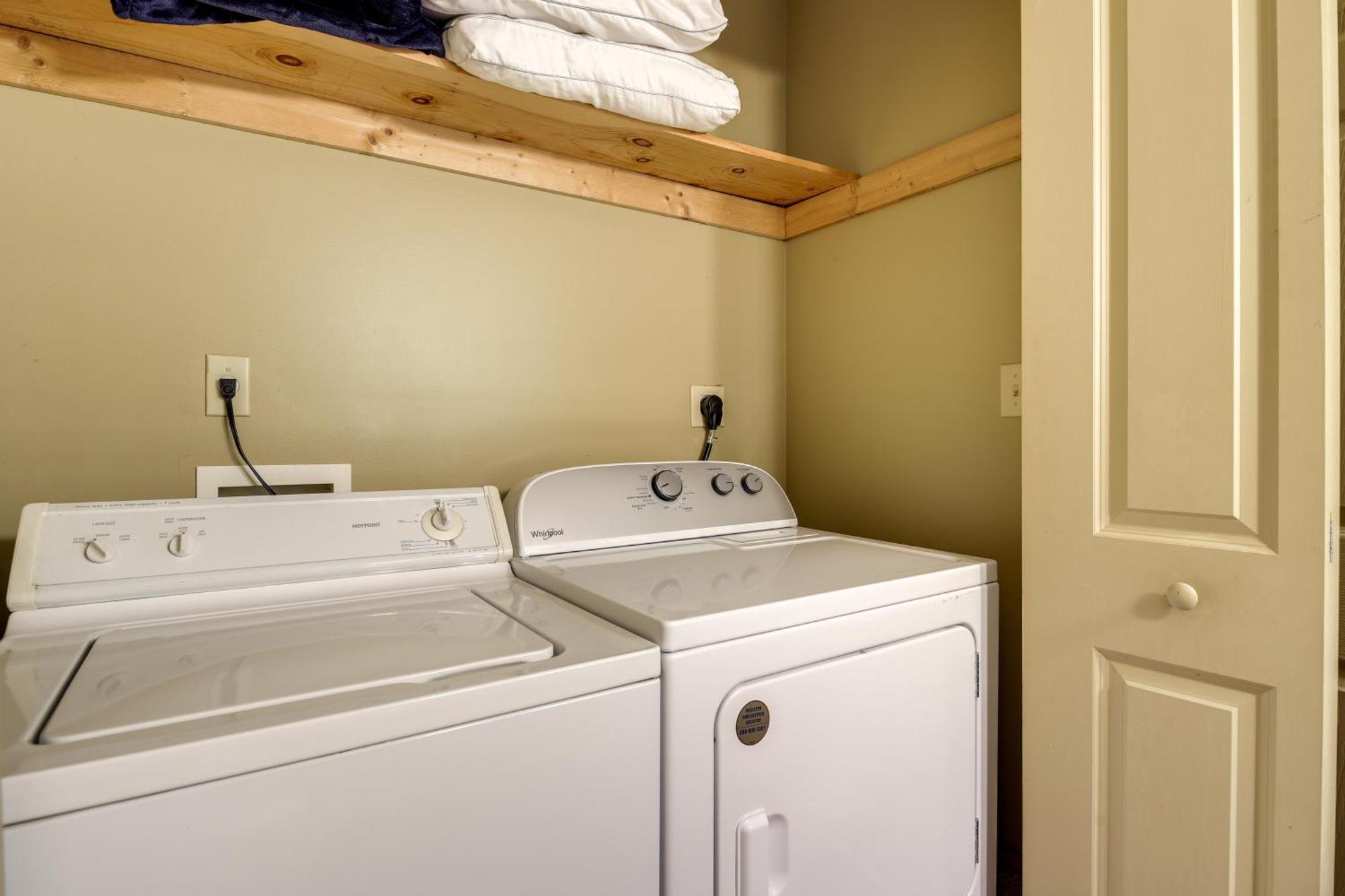 Pet-Friendly Gatlinburg Retreat With Hot Tub! Villa Exteriör bild
