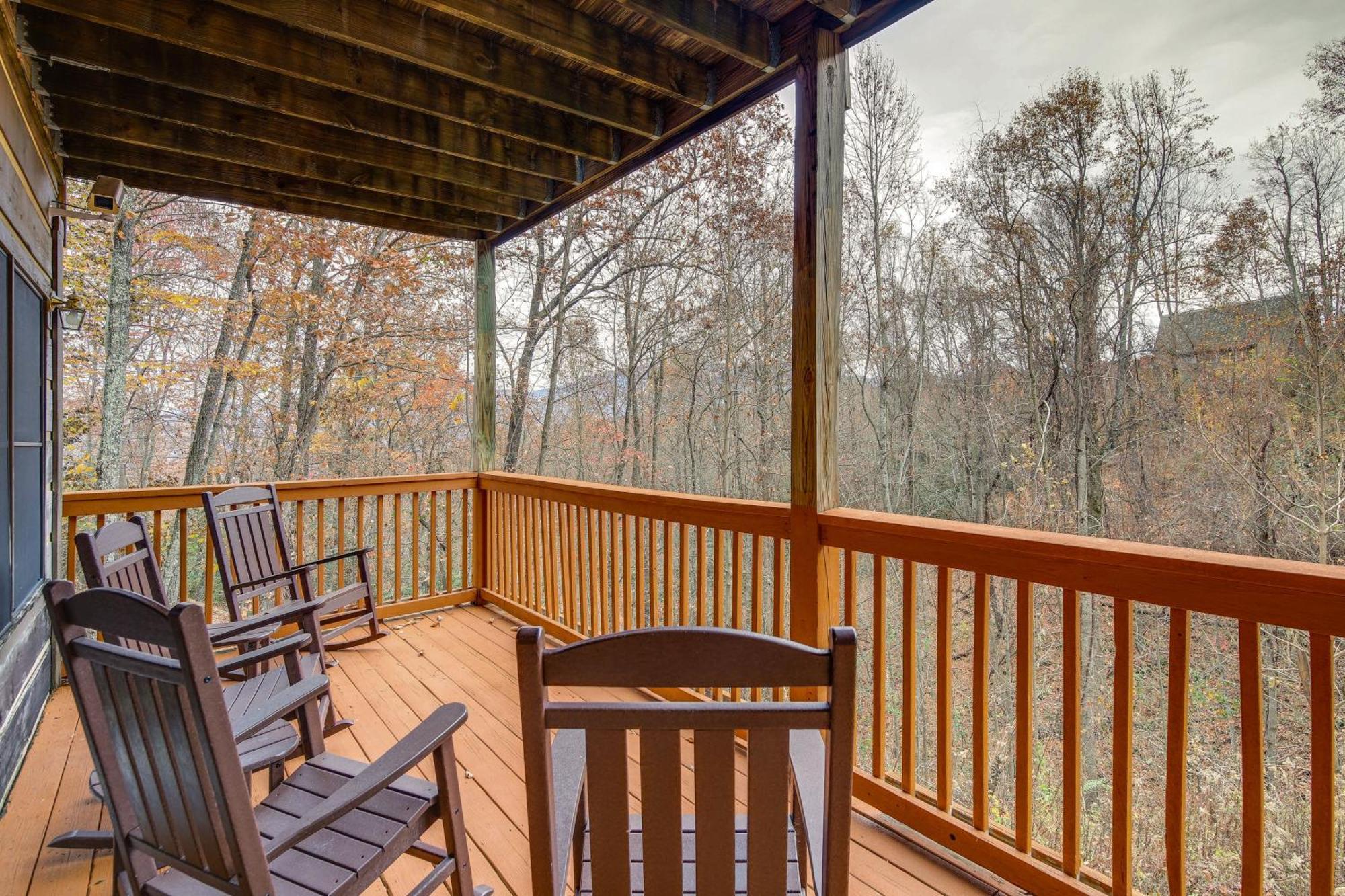 Pet-Friendly Gatlinburg Retreat With Hot Tub! Villa Exteriör bild