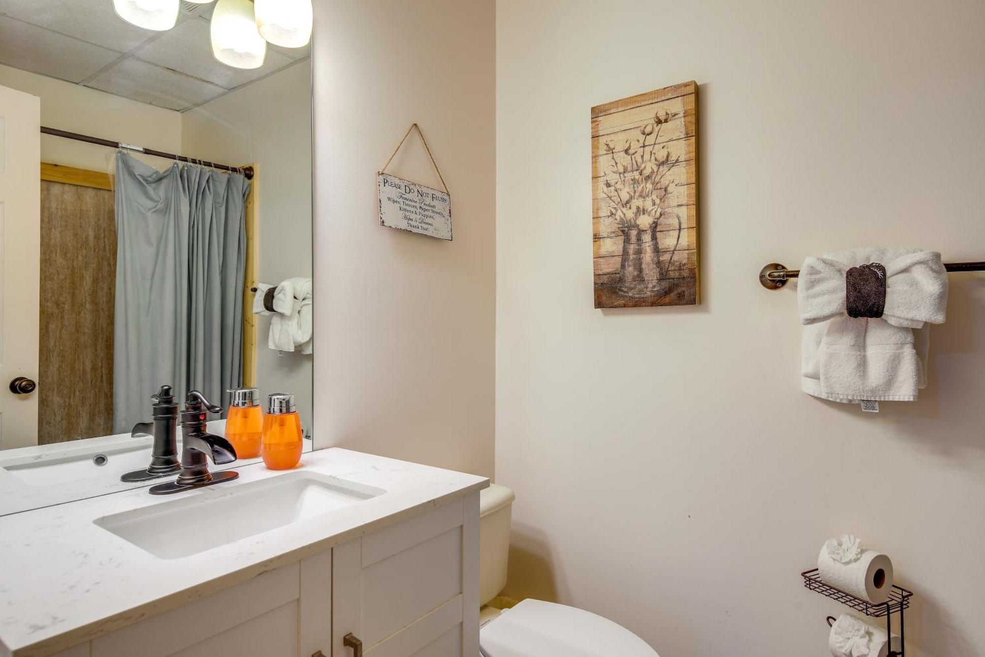 Pet-Friendly Gatlinburg Retreat With Hot Tub! Villa Exteriör bild