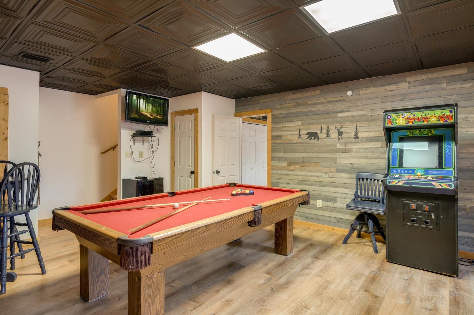 Pet-Friendly Gatlinburg Retreat With Hot Tub! Villa Exteriör bild