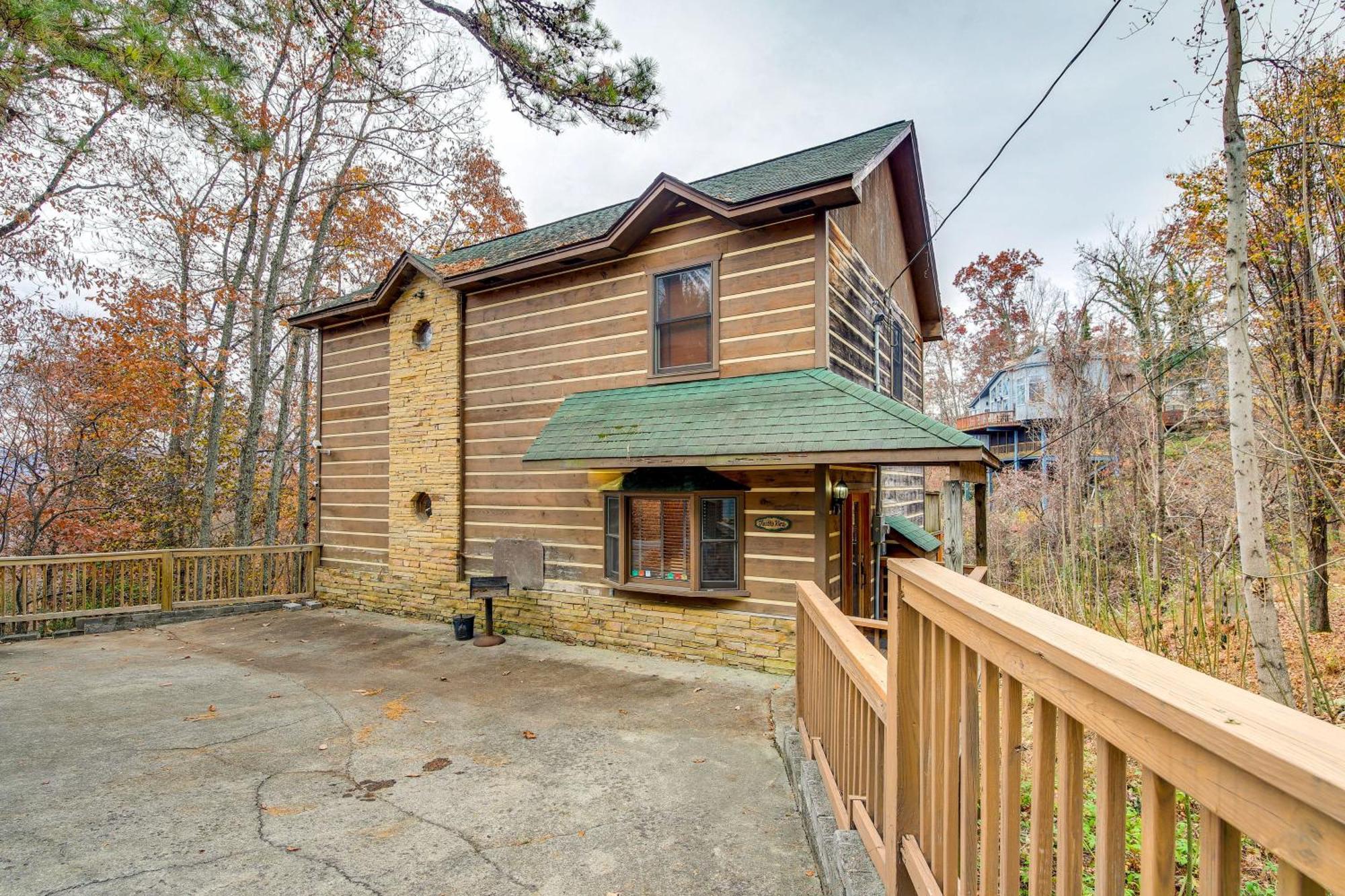 Pet-Friendly Gatlinburg Retreat With Hot Tub! Villa Exteriör bild