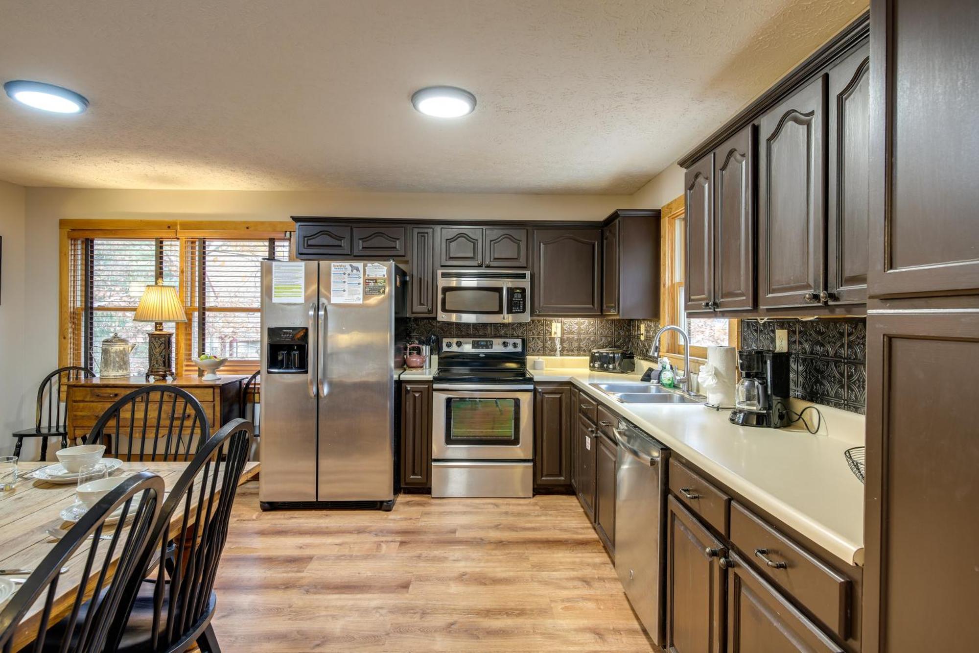 Pet-Friendly Gatlinburg Retreat With Hot Tub! Villa Exteriör bild